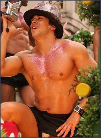 OutUK - pride2005g103.jpg